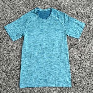 Men’s XS lululemon athletic T-shirt